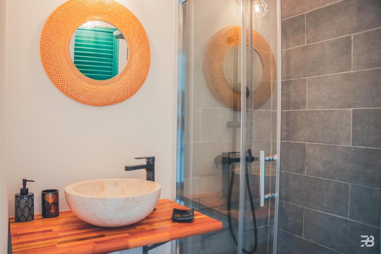 Oceanview Martinique Apartment Ле Троа-Илет Екстериор снимка